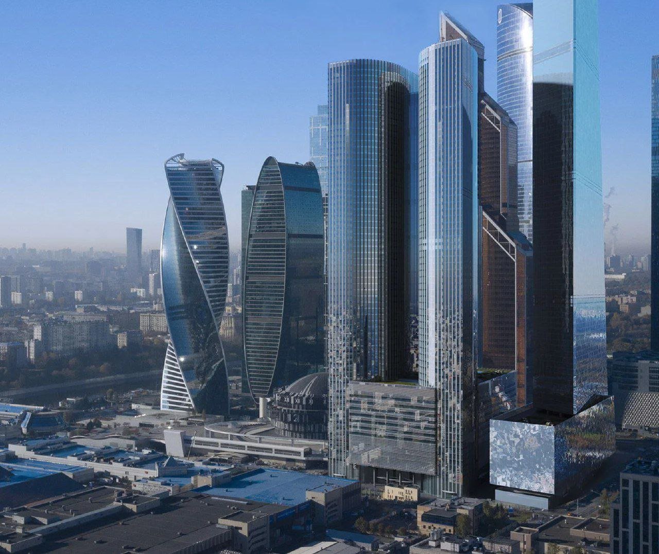 РЖД приобрело небоскреб Moscow Towers за 193 млрд рублей  ОАО «РЖД» купило небоскреб Moscow Towers в «Москва-Сити» за 193 млрд рублей, с рассрочкой платежа до 2044 года. Высотное здание, спроектированное бюро Werner Sobek, имеет площадь 411 147 м² и высоту 287 м. Оно включает 260 тыс. кв. метров офисных и 24,8 тыс. кв. метров торговых помещений, а также 224 апартамента.  На фоне скандалов и коррупционных обвинений среди топ-менеджеров компании, такое дорогостоящее приобретение вызывает вопросы, особенно с учетом дефицита квалифицированных кадров и низкой средней зарплаты в отрасли.    Подписаться   Поддержать канал бустом