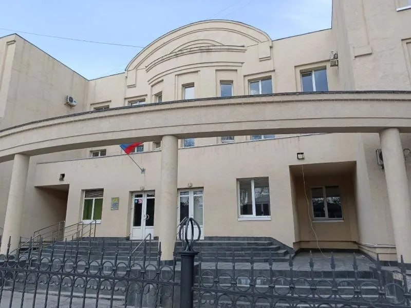 Житель Безенчукского района задолжал своей дочери более 800 тысяч рублей алиментов  После обращения в прокуратуру от матери, неплательщика привлекли к ответственности: он получил 80 часов обязательных работ, нашёл работу и уже погасил половину долга.   Сейчас мужчина регулярно выплачивает алименты.        ПОДПИСАТЬСЯ