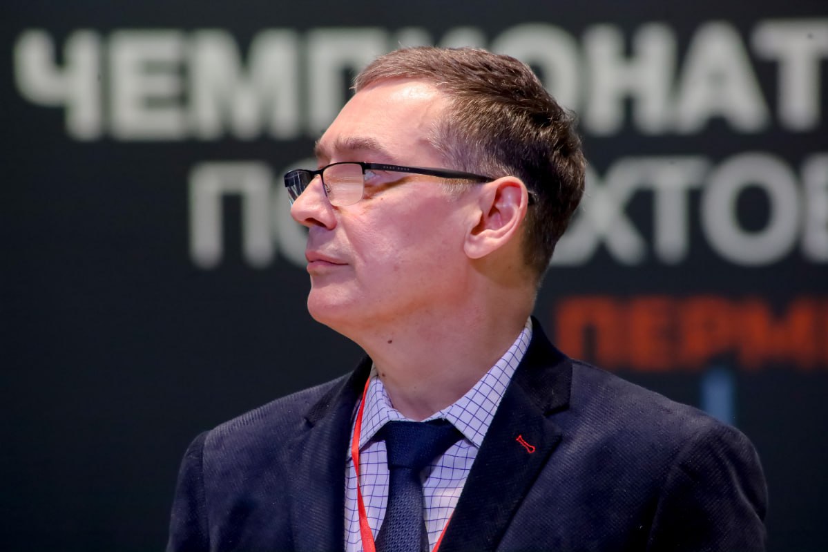 Конгресс FIE не поддержал идею Украины и Швеции снова отстранить россиян Представители федераций фехтования Украины и Швеции предложили снова отстранить россиян и белорусов на конгрессе международной федерации FIE в Бахрейне рассказал ТАСС глава Федерации фехтования России Ильгар Мамедов Выступавших никто не поддержал ни публично ни голосованием сказал Мамедов Он отметил что напротив многие представители зарубежных федераций выступили за объединение в интересах развития вида спорта Global Look Press Подписаться на РБК Спорт