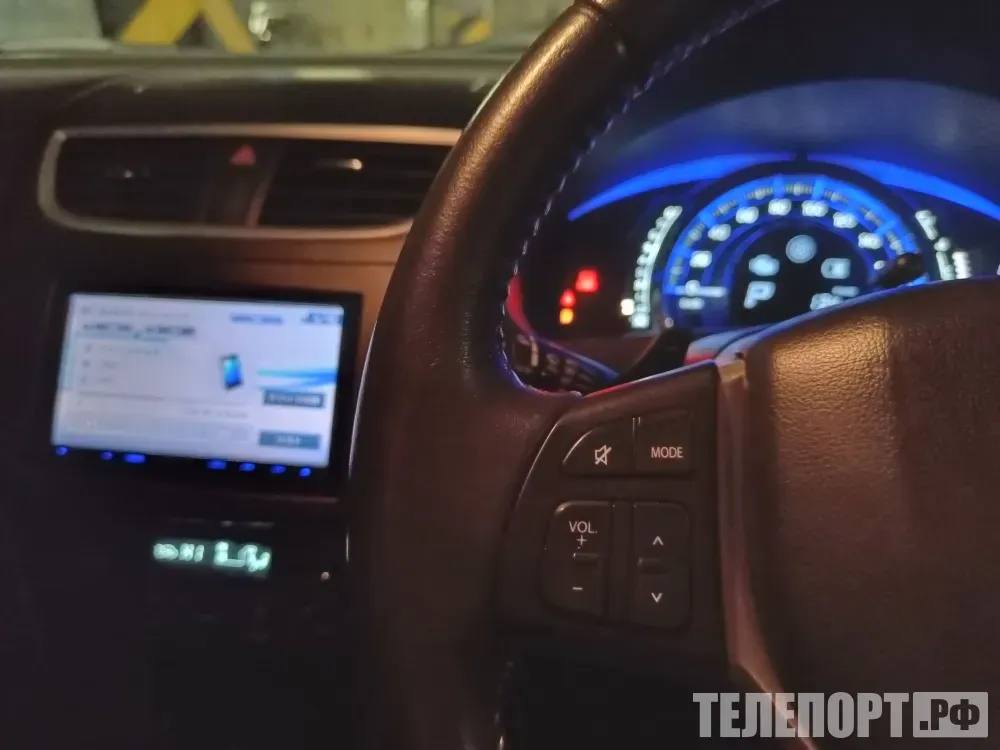 Обучение в автошколах изменится с марта В Госдуме рассказали об изменениях в обучении водителей в автошколах с марта В России с марта 2026 года заработают новые правила обучения в автошколах теорию можно будет проходить дистанционно а количество часов практики для самой популярной категории прав увеличится О предстоящих изменениях рассказал ТАСС первый зампред комитета Госдумы по транспорту Павел Федяев Новые программы обучения водителей вступят в силу 1 марта 2026 года и будет действовать 6 лет до 2032 года сказал парламентарий Так немного увеличится количество часов практики для тех кто учится на категорию B Можно будет отрабатывать навыки не только на учебных площадках но и на территориях автопредприятий Учиться будет удобнее например можно будет учить теорию онлайн а для получения новой категории не придется проходить полный курс достаточно лишь освоить дополнительные модули Помимо этого полностью меняется курс по оказанию первой помощи при ДТП а в теорию добавляются правила взаимодействия с участниками дорожного движения на электросамокатах и других СИМ порядок использования электронных документов например полиса ОСАГО или цифровых прав Вместе очень важно что при обучении в автошколе теперь будут рассказывать об опасном вождении начиная с понятия и заканчивая рисками отметил депутат ТЕЛЕПОРТ РФ здесь все об Амурской области  Мы в МАХ  Написать нам