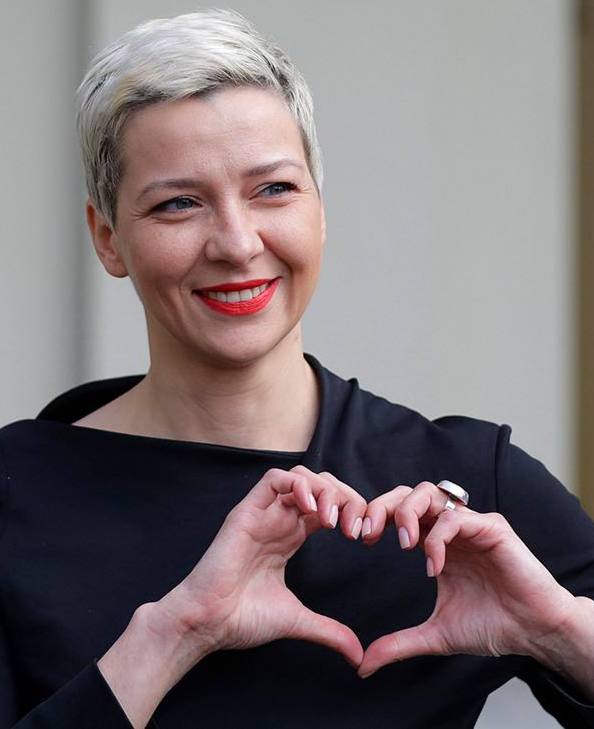 Александр Лукашенко помиловал 123 граждан различных стран осужденных за шпионскую террористическую и экстремистскую деятельность Амнистия объявлена в рамках достигнутых договорённостей с президентом США Дональдом Трампом и по его просьбе В число помилованных вошла политактивистка Мария Колесникова она уже на свободе