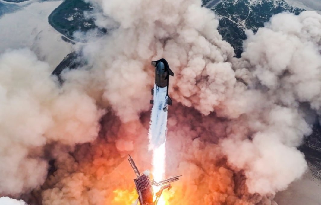 SpaceX решила отложить запланированную на 2026 год миссию к Марсу В компании решили сосредоточиться на реализации лунной программы NASA Как пишет The Wall Street Journal корпорация намерена совершить беспилотную посадку на Луну в марте 2027 года Ранее основатель SpaceX Илон Маск называл спутник Земли отвлекающим манёвром и заявлял о приоритете прямого полёта к Марсу Подписаться на Говорит Москва Telegram VK MAX