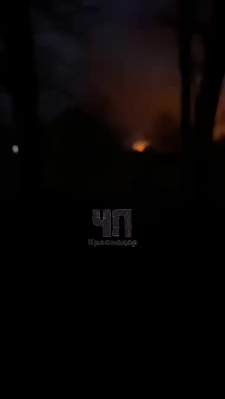 Пожар в Краснодарском крае достиг станицы Старощербиновской