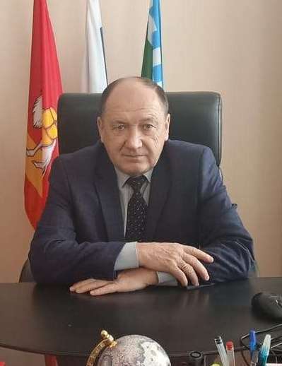 В Челябинской области избран последний из 27 глав муниципалитетов На прошедших в местном собрании депутатов выборах главы 11 голосов из 15 получил действующий руководитель муниципалитета Николай Плохих Ветеран СВО муниципальный депутат Алексей Агеев получил четыре голоса начальник отдела аграрной политики Денис Николаев ни одного Выборы глав проходили во всех районах преобразованных в этом году в муниципальные округа в рамках реформы инициированной губернатором Алексеем Текслером Это большинство муниципалитетов Челябинской области Как и в Брединском округе во многих из них главы заявились для переизбрания на новый срок Главный политический канал Урала Мы в МАХ