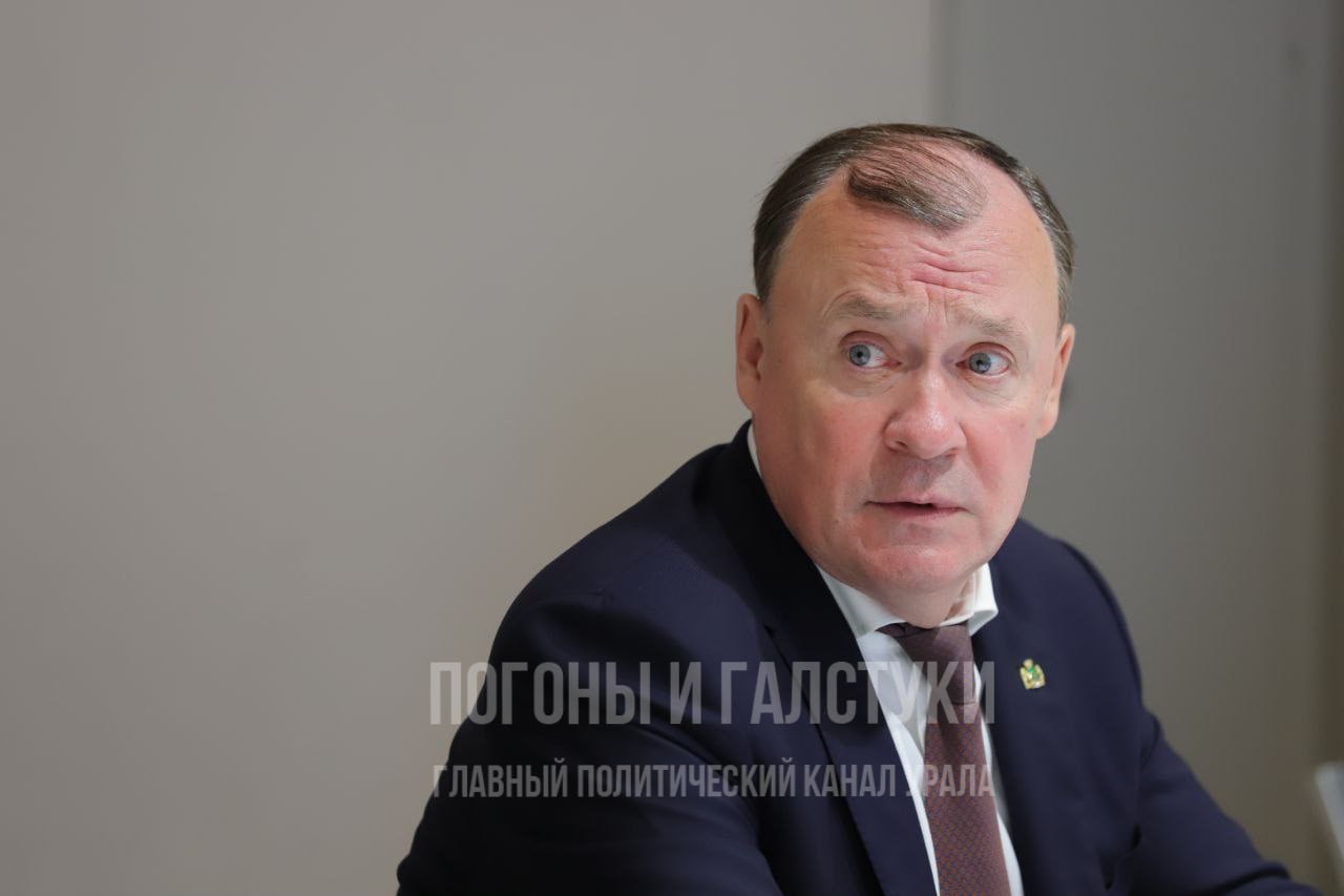 Мэр Екатеринбурга уволил шесть глав районов за 5 лет из за уборки Из восьми префектов по словам Орлова после того как он стал градоначальником на своих должностях остались только двое Никогда пятерку не поставлю признался Орлов отвечая про то доволен ли он тем как убирается город Главный политический канал Урала Мы в МАХ