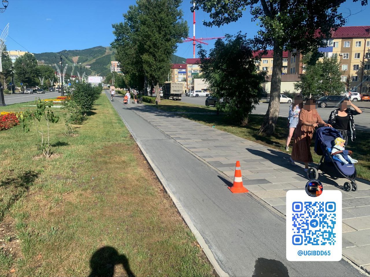 Подросток на самокате сбил ребенка 5 августа в 17:00 в Южно-Сахалинске у дома 35 по пр. Победы 17-летний подросток на СИМ, двигаясь по велодорожке на восток, сбил 5-летнего пешехода. Пешеход получил травмы. Проводится проверка.