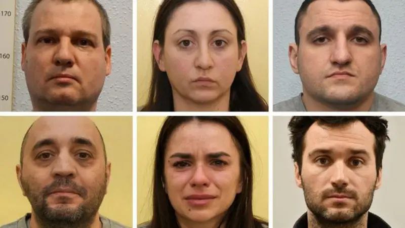 В Лондоне осудили болгар, планировавших провокацию у посольства Казахстана В Лондоне вынесли приговор шестерым болгарам, которых обвинили в шпионаже в интересах России. Все осуждённые входят в «группу Русева». Их ранее обвинили в планировании провокации у посольства Казахстана. Как сообщает BBC, самое суровое наказание было назначено лидеру группировки Орлину Русеву — его приговорили к 10 годам и 8 месяцам лишения свободы. Остальные фигуранты дела получили различные сроки от пяти до 10 лет: Бизер Джамбазов — 10 лет и 2 месяца; Катрин Иванова — 9 лет и 8 месяцев; Ваня Габерова — 6 лет, 8 месяцев и 3 недели; Тихомир Иванчев — 8 лет; Иван Стоянов — 5 лет и 3 недели. Фото: BBC /CentralMediaNews