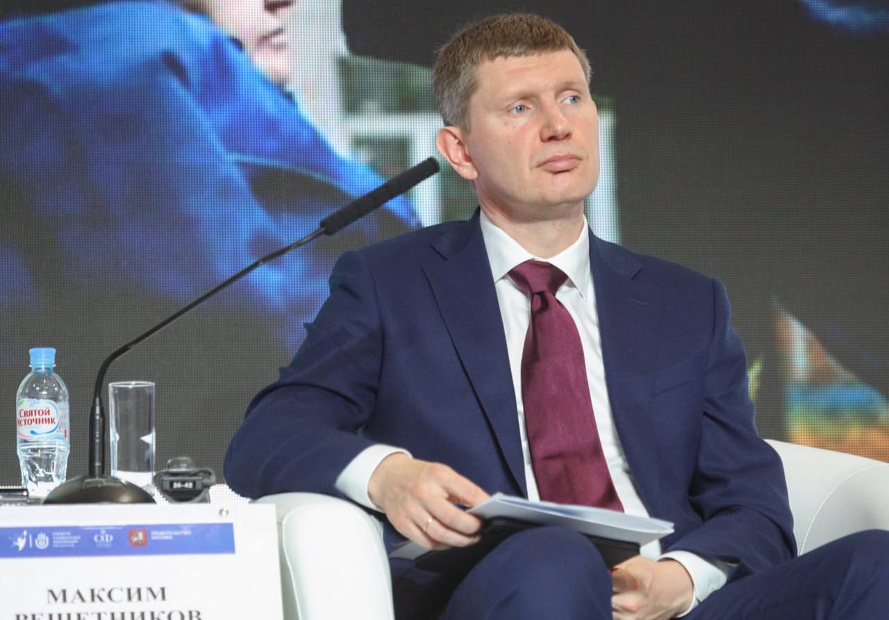 Россия предлагает Китаю запустить трансграничные маршруты Глава Минэкономразвития Максим Решетников на встрече с китайскими туроператорами анонсировал амбициозные планы по развитию приграничного туризма Россия предлагает партнерам из КНР запустить автомобильные железнодорожные и речные маршруты соединяющие соседние регионы двух стран Один маршрут анонсировали еще летом в 2026 году откроют уникальную канатную дорогу между Благовещенском и Хэйхэ Она будет перевозить до 2 5 млн пассажиров в год а путь между городами займет всего несколько минут Подпишитесь на Абзац Добавьте Абзац в ленту Дзена