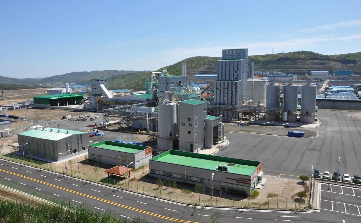 На ТОР Белорецк построят металлургический завод за 10 млрд Туканский металлургический комплекс планирует построить в Белорецке завод по переработке железорудного концентрата в гранулированный чугун Минэкономразвития России включило компанию в реестр резидентов одноименной территории опережающего развития ТОР сообщил первый вице премьер Башкирии Рустам Муратов Объем инвестиций в проект оценивается в 10 млрд руб При его реализации будет создано 157 рабочих мест РБК Уфа в Telegram РБК Уфа в MAX