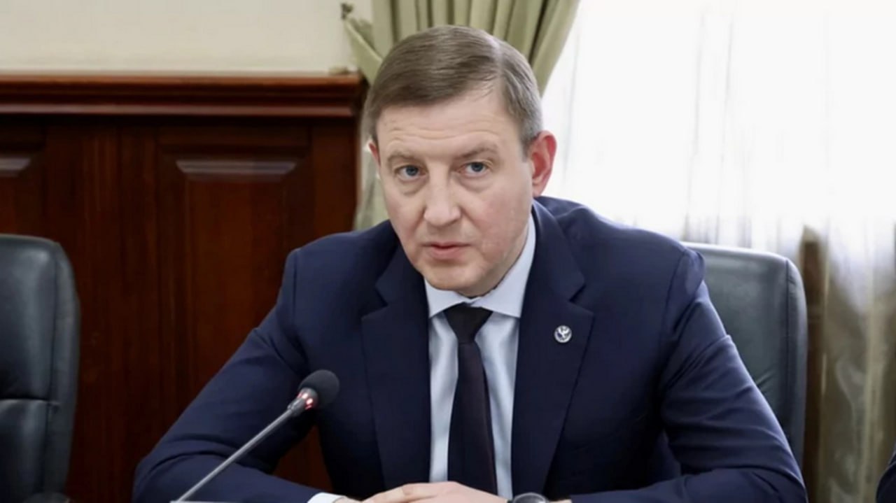 Глава Республики Алтай Турчак проведет прямую линию 4 сентября Вопросы Турчаку можно задать через мессенджер Max на сайте правительства республики по телефону 8 800 350 28 70 и в чат боте Telegram сообщает Центр управления регионом республики Трансляция пройдет в эфире ГТРК Горный Алтай на странице Андрея Турчака во ВКонтакте а также в Telegram канале Республика Алтай Официально Фото правительство Республики Алтай