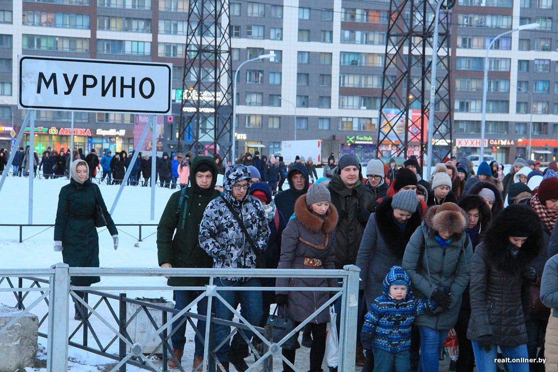 В Мурино сотрудница пункта выдачи маркетплейса распылила газ в лицо клиентке   47-летняя женщина обратилась в полицию и заявила, что в пункте на улице Шувалова сотрудница напала на нее с перцовым баллончиком после конфликта. Полиция выясняет обстоятельства и ищет вторую участницу ссоры для дачи объяснений.   Подписаться   Новости СПБ