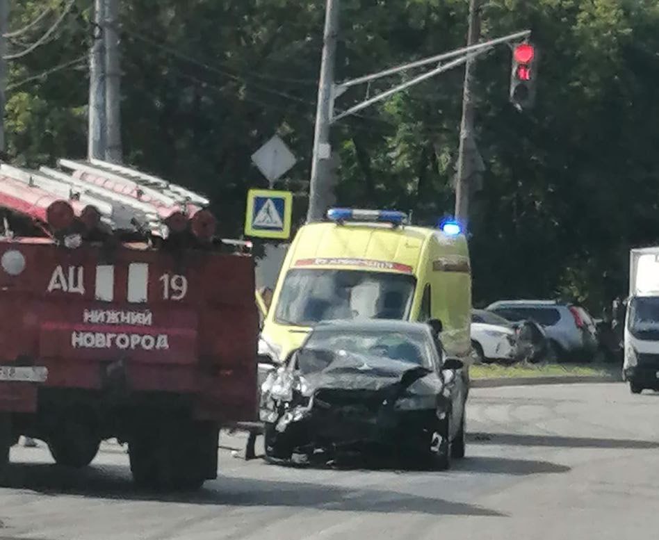 Женщина погибла в ДТП на улице Ярошенко в областном центре Пострадали двое детей и двое взрослых, сообщили в полиции. Предварительно, водитель автомобиля "Лада" при развороте не уступил дорогу "Ауди". Сотрудники ГАИ устанавливают все обстоятельства случившегося. Прислать новость