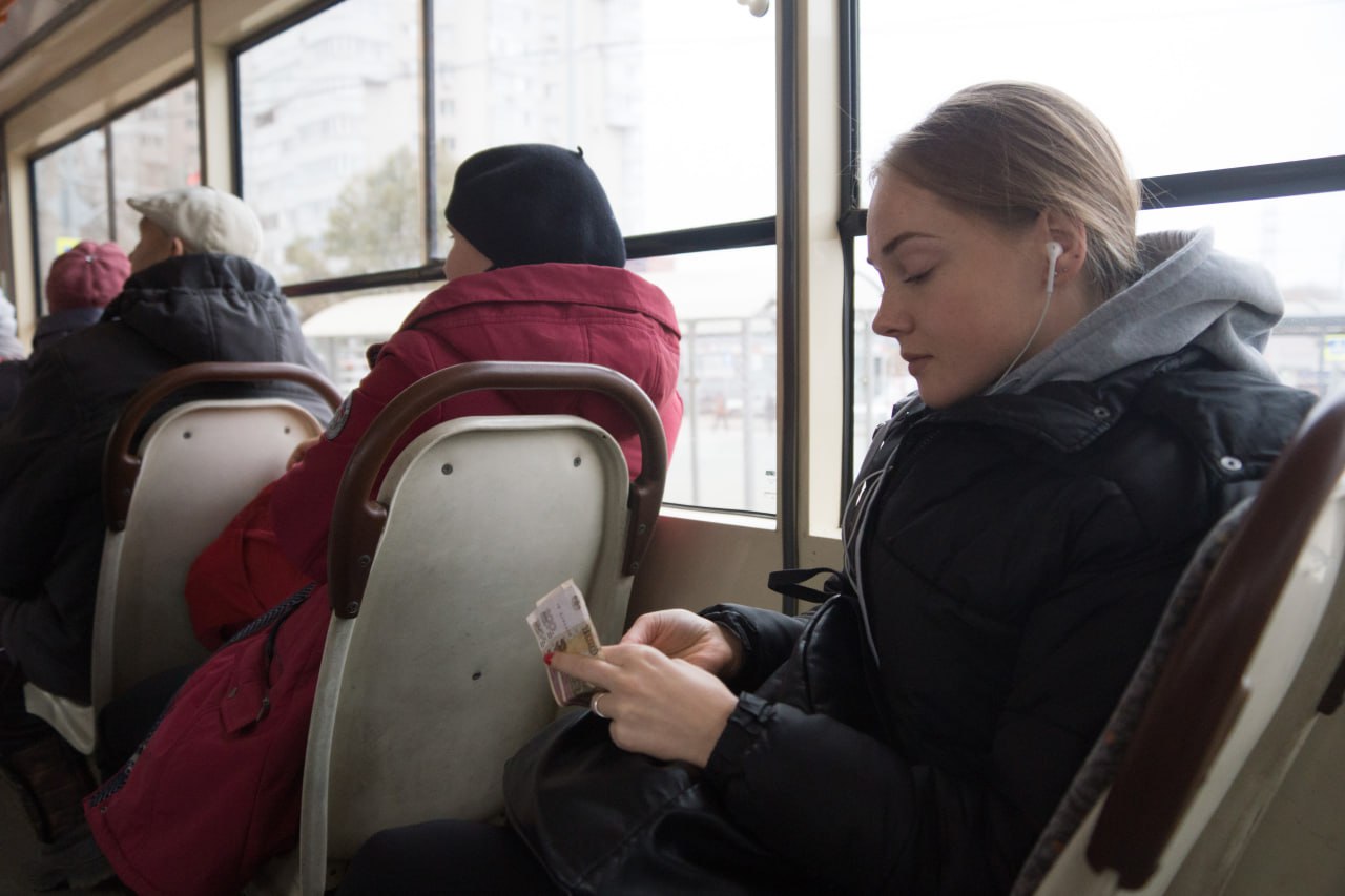 Со 2 ноября в Оренбурге троллейбусы вновь начнут курсировать по маршруту 4 В июле на улице Терешковой в результате ДТП пострадали опора и контактная сеть Из за этого на маршрут выпустили автобусы большого класса После завершения ремонта и тестирования линии восемь троллейбусов выпустят на маршрут 4