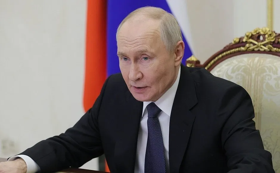 Владимир Путин приветствовал участников Всероссийского съезда учителей физической культуры Президент России Владимир Путин направил приветствие участникам Всероссийского съезда учителей физической культуры торжественная церемония открытия которого состоялась 19 мая в Тульской области Организаторы съезда Минпросвещения России Минспорт России совместно с Правительством Тульской области
