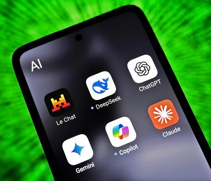 Чат боты на основе ИИ глупеют при длительных диалогах с людьми исследование Microsoft Совместное исследование Microsoft Research и Salesforce показало что все протестированные популярные ИИ модели глупеют во время длительных многоходовых диалогов В ходе эксперимента аналитики изучили более 200 000 диалогов созданных с помощью чат ботов на основе GPT 4