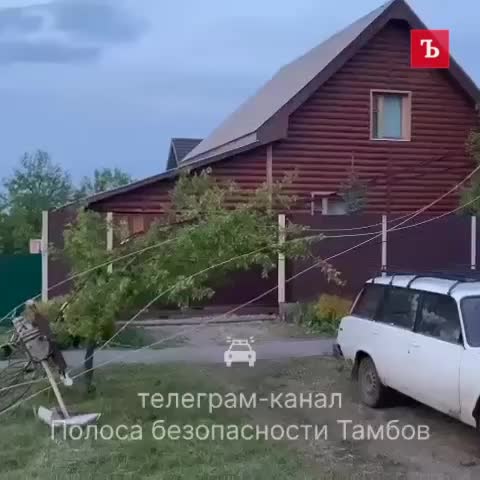 КамАЗ повалил столб в Северном, жители остались без света