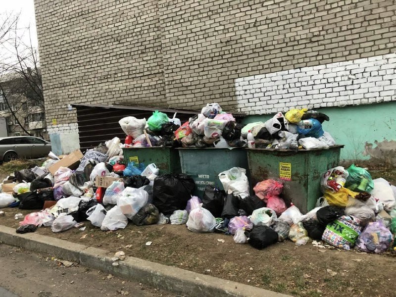 Пусть носит руками мусор перекрыл жильцам пешеходные дорожки Речь идет о мусорной свалке на улице Больничной Жильцы нескольких домов вынуждены каждый день пробираться через гниющие завалы Прочитать статью полностью Подписаться на DVHAB Написать в DVHAB