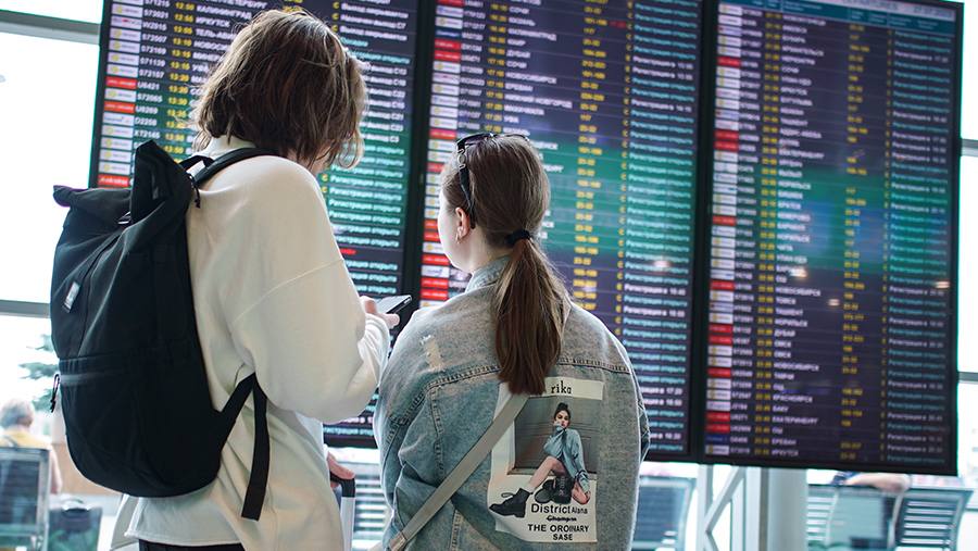 Россиянам назвали страны с безвизовым въездом По итогам 2025 года российские туристы могут въезжать в 120 стран и территорий без необходимости оформления визы Об этом заявил глава комитета Госдумы по туризму и развитию туристической инфраструктуры Сангаджи Тарбаев Отмечается что российские туристы могут въезжать в Китай без визы на 30 дней Также ведутся переговоры о введении безвизового режима для групповых поездок в Индию Кроме того достигнуты соглашения о возможности безвизового посещения нескольких стран Ближнего Востока Полностью безвизовый режим для россиян действует в 12 африканских странах Депутат также отметил что Латинская Америка почти полностью открыта для россиян без необходимости оформления виз bisrub