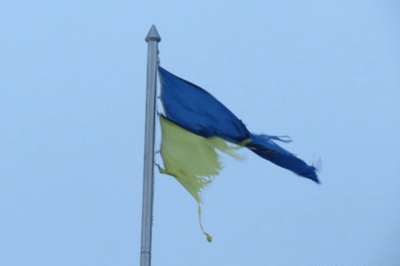 Приговор — Всемирный банк оценил состояние украинской экономики В 1990 году Украина была второй крупнейшей экономикой в СССР – 395,1 млрд долларов по паритету покупательной способности. Это было всего втрое меньше российского ВВП – 1,2 трлн долларов. С того момента украинская экономика выросла в номинальном выражении всего в 1,7 раза — по итогам прошлого года она составила 656,5 млрд долларов. От России показатель отстает в 11 раз. Для примера, даже Молдавия, у которой в 2024 году был самый маленький ВВП среди государств бывшего СССР, за это время нарастила экономику в 2,2 раза. Украина.ру — подписаться и знать больше