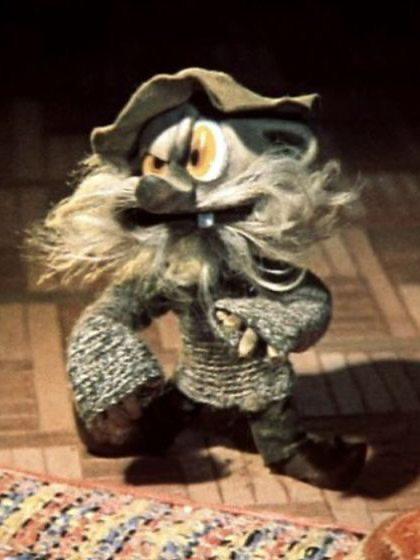 Никаких Человеков Пауков больше Глава Минпросвещения РФ Сергей Кравцов заявил что министерство сделает для детских садов официальный перечень игр и игрушек которые будут соответствовать традиционным российским духовно нравственным ценностям и обеспечивать всестороннее развитие малышей По словам Кравцова подобные игрушки помогут детям узнать больше об исторических деятелях России Дети смогут узнавать во время игр о традициях народных промыслах и достижениях страны Мнение хорошее дело не очень По данным РИА Новости Читайте IrCity в MAX