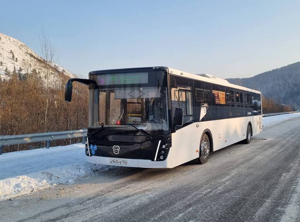 Еще 17 новых автобусов закупили в Красноярском крае на востребованные пригородные направления   Это транспорт марок «ЛиАЗ» и «ГАЗель». По просьбам жителей 6 автобусов большого класса будут курсировать от краевого центра до сёл Еловое, Арейское, Частоостровское, Гляден, поселка Арей, сообщил губернатор Михаил Котюков. Их добавят на маршруты № 101, 118, 128, 122, 105А.   Пять автобусов малого класса будут ездить из Красноярска в аэропорт и поселок Шилинка  маршруты № 202 и № 509 .  Еще 6 единиц будут работать в Канском и Шарыповском районах, а также на линиях Шушенское — Каратузское  № 613  и Каратузское — Курагино  № 678 .    Подписаться