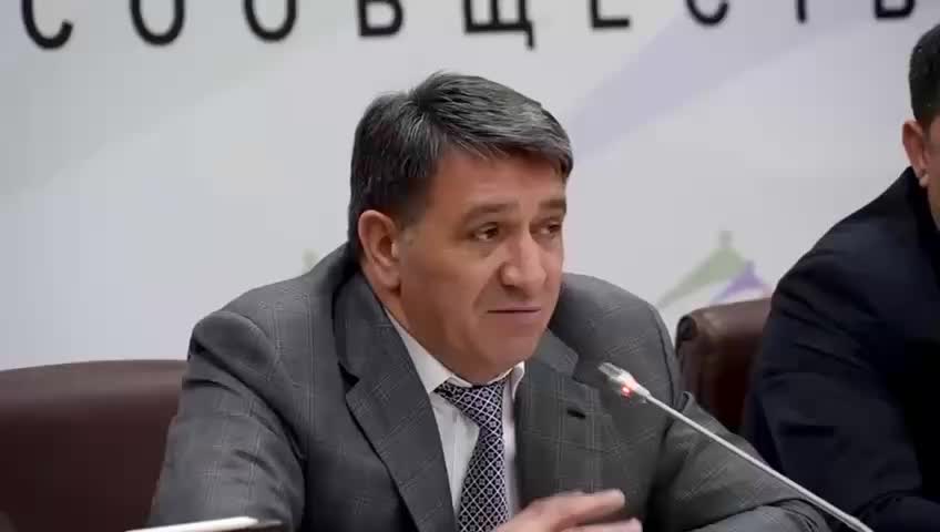 Глава Махачкалы Джамбулат Салавов встречается с бизнесом для обсуждения развития города