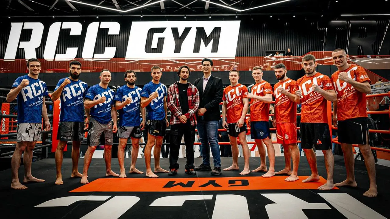 RCC x K 1 World Max мы открываем двери для российских бойцов в элитный промоушен Перед вами 8 основных бойцов и 2 запасных атлета которые сегодня сойдутся в битве за контракт с K 1 World Победителю предстоит провести три боя за один вечер Владимир Тулаев против Руслана Нагиева Эдуард Фатыков против Павла Гришановича Ростислав Варнавский против Андрея Елина Василий Семенов против Тахмашиба Керимова Начало в 16 00 мск Прямой эфир на телеканале UDAR Ищи на WINK Кинопоиск НТВ и Билайн ТВ
