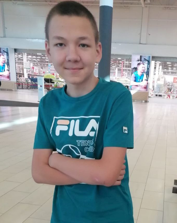 Следком возбудил уголовное дело из за пропавшего подростка По данным следствия днем 1 ноября 2025 года 16 летний Анатолий Егоров ушёл из дома в неизвестном направлении и перестал выходить на связь Последний раз его видели в магазине расположенном по улице Бородина в городе Омске Приметы разыскиваемого Был одет ветровка с капюшоном голубого цвета чёрные спортивные штаны темно коричневые кроссовки чёрная шапка ушанка При себе может иметь денежные средства Следственные органы просят граждан кому известно местонахождение подростка позвонить в следственный отдел по Советскому административному округу города Омска по телефону 8 995 394 40 06 либо обратиться в следственный отдел по адресу пр Мира д 38 г Омск