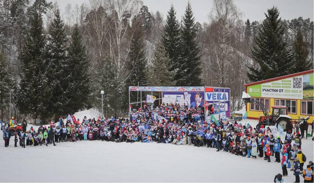 Нижегородские биатлонисты завоевали медали и оставили яркий след на Кубке Анны Богалий!    С 15 по 21 февраля в Рыбинске прошел второй этап Кубка Анны Богалий, привлекший 610 спортсменов из 32 регионов страны.   Участники состязались в самых захватывающих дисциплинах биатлона с пневматическим оружием.   От Нижегородской области выступали спортсмены из Городца, Дзержинска и Заволжья:   Андрей Парамонов из Дзержинска — второе место в гонке на 10 км и третье место в спринте на 6 км.   Вадим Шаханов из Городца — четвертое место в гонке на 6 км и шестое в спринте, а также третье место в эстафете с командой.  В первую десятку попал и Никита Губин из Дзержинска — седьмое место.  Уже с 24 февраля в Уфе стартует Первенство России по малокалиберному биатлону среди юношей и девушек. Андрей Чернов из Дзержинска завоевал право представлять Нижегородскую область на этих соревнованиях.  Поздравляем наших биатлонистов с отличными результатами и желаем новых побед.