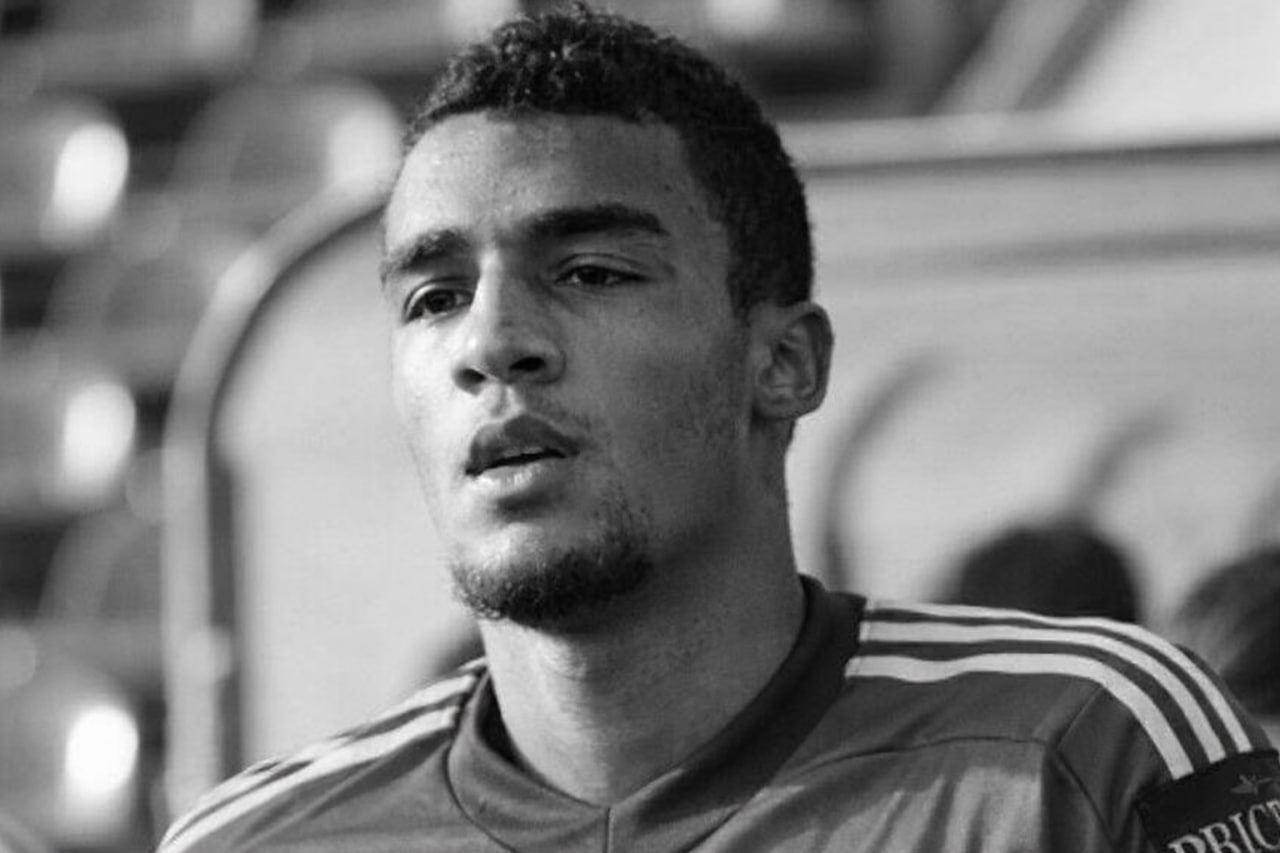 В Подмосковье найден мёртвым футболист Лайонел Адамс Предварительно 31 летний воспитанник ПФК ЦСКА покончил с собой Об этом РИА Новости сообщили в правоохранительных органах В конце декабря 2025 года футболист пострадал в результате конфликта в подмосковном Звенигороде Как сообщал областной главк МВД ссора между тремя гражданами закончилась потасовкой со стрельбой Подписаться на Говорит Москва Telegram VK MAX