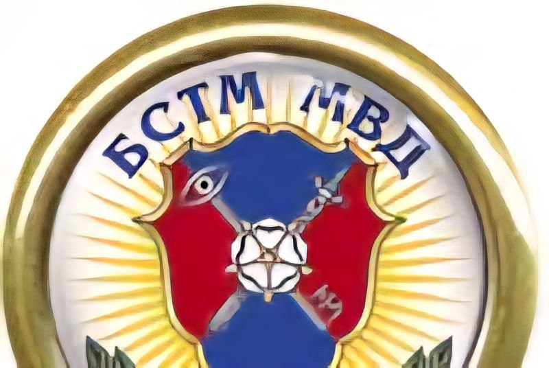 ‼  Сообщают, что еще в мае этого года СК задержал старшего оперуполномоченного 4-го отдела БСТМ МВД РФ Антона Нестерова. "Бюро специальных технических мероприятий" занимается контролем IT-сферы, интернета и мессенджеров. Имеет, как предполагается, доступ к архивам переписки в telegtam. Нестерова подозревают в получении "особо крупной" взятки и "неправомерном доступе к компьютерной информации, который привел к тяжким последствиям". Представителей "компьютерных" подразделений ФСБ и МВД время от времени и правда задерживают по этим, а также более серьезным  вплоть до "Измены Родине"  статьям. Служба и Министерство борются между собой за контроль над интернетом, информацией, криптовалютными биржами, обменниками и т.п. Идет ли это на пользу информационной безопасности страны? На наш взгляд, скорее да
