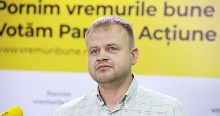 Роман Рошка, депутат от PAS, назначен вице-премьером по вопросам реинтеграции. На этом посту он заменил Олега Серебряна, который в начале месяца отправился в Турцию в качестве посла.