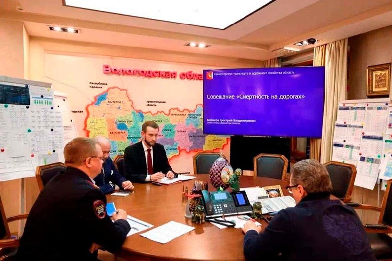 Георгий Филимонов провел профчас по снижению смертности на дорогах В первую неделю октября по сравнению с аналогичным периодом прошлого года общая аварийность на дорогах области снизилась на 31 cherinfo ru news 142797 georgij filimonov provel profcas po snizeniu smertnosti na dorogah