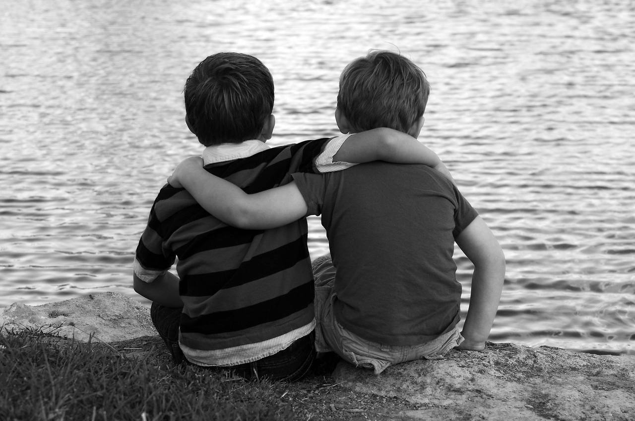 Дружба действительно замедляет старение подтвердили ученые Выяснилось что прочные и стабильные дружеские отношения омолаживают организм на молекулярном уровне примерно на 1 7 года А вот участие в крупных группах и тусовках наоборот было связано с ускоренным биологическим старением Подпишитесь и следите за актуальными новостями на нашем канале telegram me joinchat AAAAAEEdc qam7052mnXKA