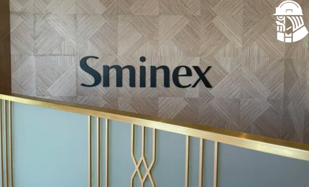 Sminex купила «Инград»    Девелоперская компания закрыла сделку по приобретению компании «Инград» у концерна «Россиум».     В ее состав вошли 19 девелоперских проектов в стадии строительства и проектирования в Москве и области общей площади 7,1 млн. кв. м. и 15 тыс. га земельного банка в Подмосковье.    Президент компании Алексей Тулупов отмечает, что сделка позволила Sminex существенно нарастить портфель проектов. Девелопер занимался возведением элитного жилья в столице, «Инград» строит жилье комфорт- и бизнес-класса.    Напомним, Sminex подала заявку в ФАС на покупку «Инграда» в сентябре.