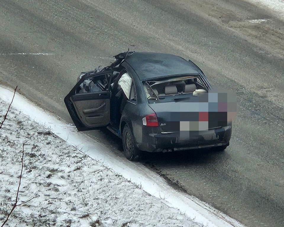 Трасса "Горловка-Донецк" временно перекрыта из-за постоянных ударов ВСУ  Трасса "Горловка - Ясиноватая", на которой 4 января погиб корреспондент "Известий" Александр Мартемьянов, была временно закрыта для проезда. Об этом сообщил в своем Telegram-канале глава Горловки Иван Приходько.  Эта дорога, являющаяся ближайшим маршрутом из Горловки в Донецк, часто подвергается атакам украинских беспилотников. В связи с этим проезд по трассе был временно закрыт. Приходько призвал водителей использовать более безопасные маршруты для передвижения.  Александр Мартемьянов был похоронен 8 января на Аллее славы в Донецке и посмертно награжден орденом ДНР.   Подписаться   Написать в бот