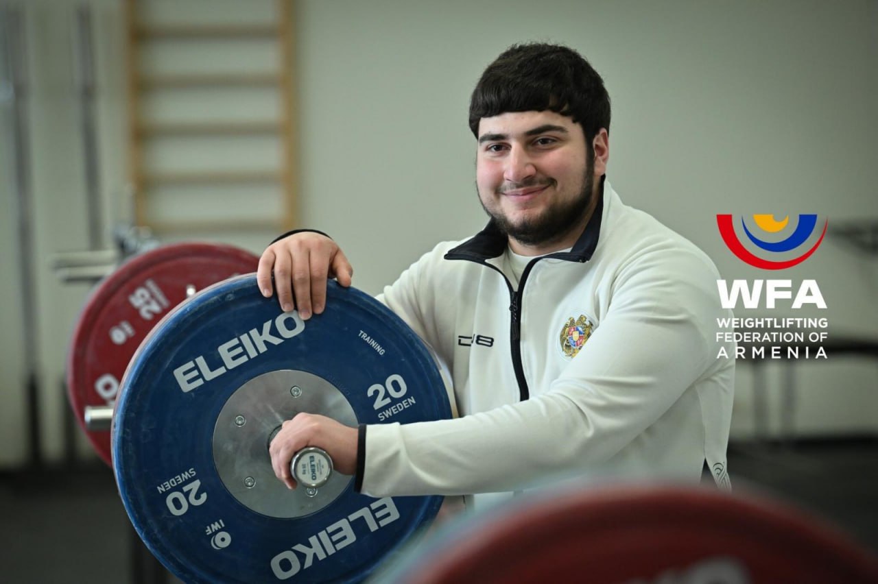 Тяжелоатлет Григор Казарян стал золотым призером чемпионата мира среди юниоров