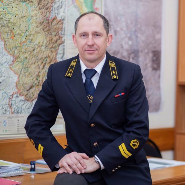 Министром угольной промышленности Кузбасса назначен Андрей Брижак. В 2001 году окончил КузГТУ по специальности «Горное дело». Свой трудовой путь начинал с подземного проходчика на шахте «Первомайская», сообщил губернатор Илья Середюк. Министерство угольной промышленности Кузбасса Подписывайтесь на «Ъ-Сибирь»