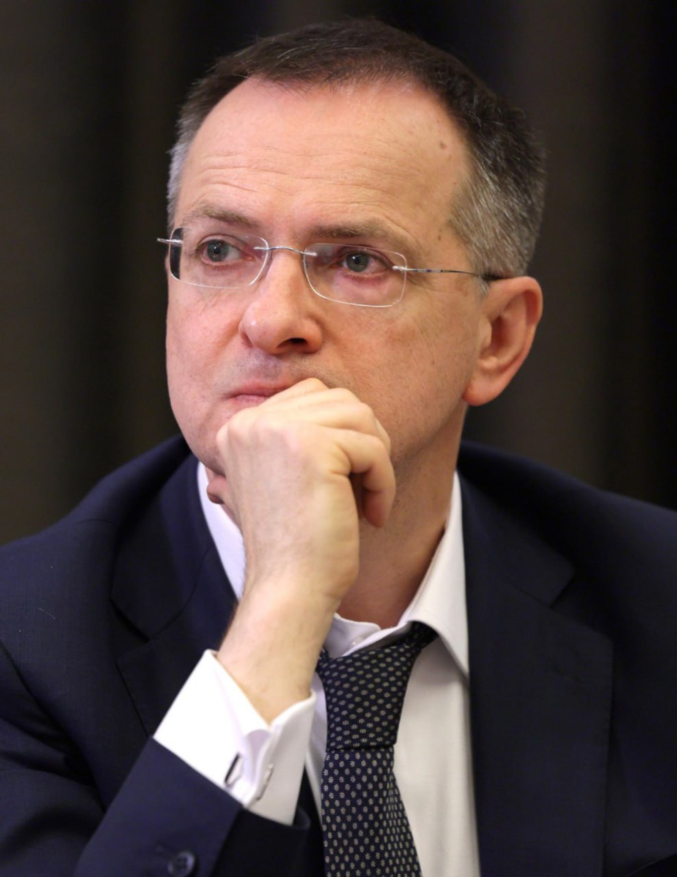 Мединский признался что считал капибару выдумкой Помощник президента Российской Федерации до недавнего времени даже не подозревал что капибара не плюшевая зверушка из детского магазина а вполне реальный грызун размером с собаку Я думал что капибара это просто название мягких игрушек что то вроде мохнатого Чебурашки Дочь показала фото я был потрясен рассказал он ТАСС Подпишитесь на Абзац TG VK Дзен MAX Rutube