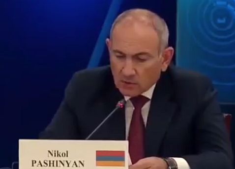 ААЭС останется ключевым элементом энергетики Армении Пашинян На Глобальном атомном форуме в Москве премьер министр Армении Никол Пашинян заявил что страна в сотрудничестве с МАГАТЭ и международными партнерами выберет оптимальный путь замены энергоблока Армянской атомной электростанции По его словам строительство новых энергетических объектов станет важным стимулом для развития региона Армения как и ряд других государств приняла решение о продлении срока эксплуатации ААЭС до 2036 года Этот шаг не просто технический проект а результат тесного и доверительного взаимодействия с Росатомом и другими зарубежными структурами сказал Пашинян Пашинян подчеркнул что около 30 всей электроэнергии в стране вырабатывается на ААЭС и правительство утвердило стратегию сохранения станции как ключевого элемента энергетического баланса Особое внимание уделяется вопросам безопасности проводятся регулярные проверки в соответствии с международными стандартами МАГАТЭ Премьер также отметил символичность момента форум проходит в год 80 летия Эдуарда Саакова выдающегося энергетика и бывшего главного инженера Армянской АЭС alphanewsam Подписка на Alpha News ВК Дзен Сайт TikTok Facebook Instagram YouTube X twitter