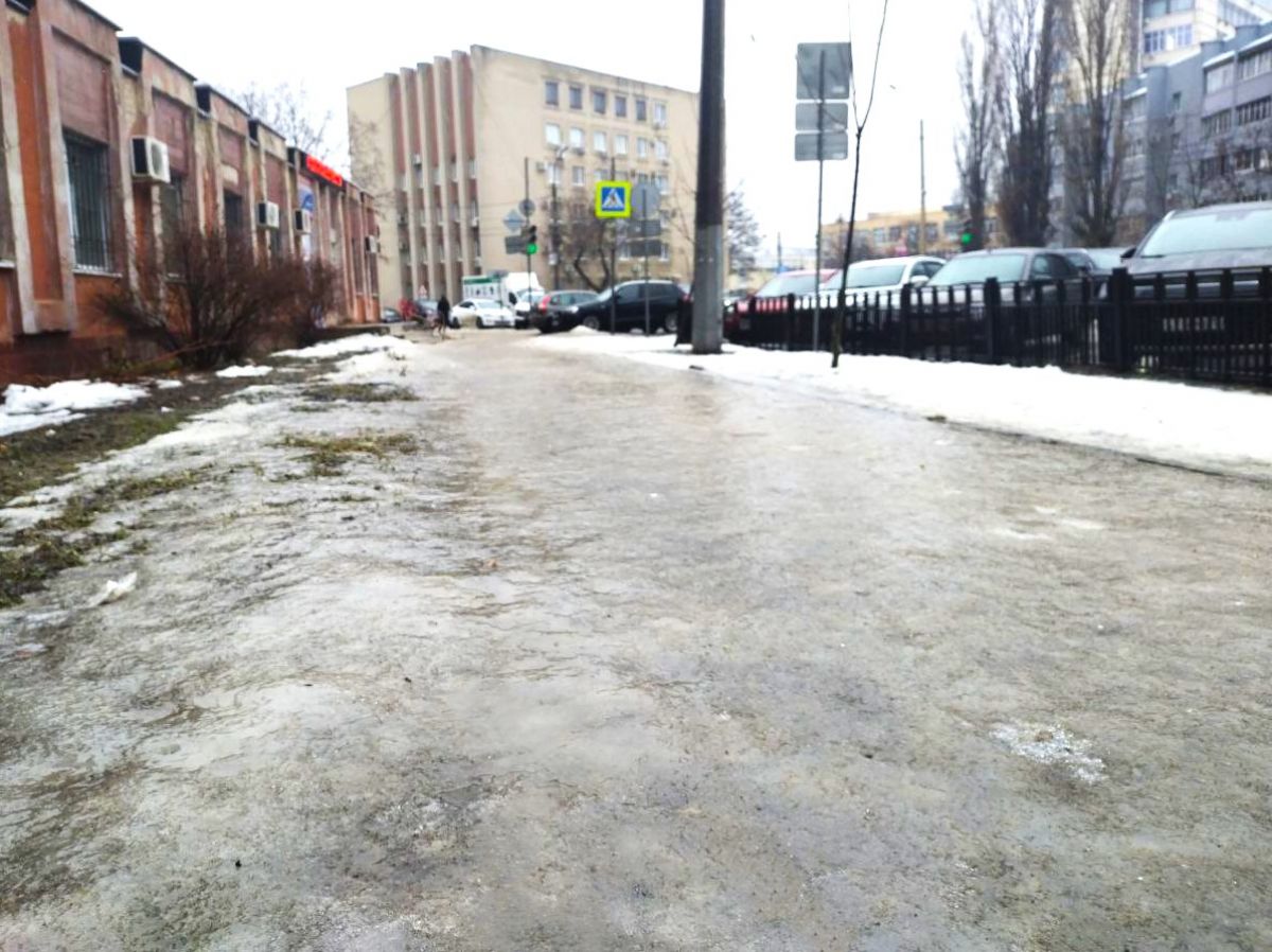 Из-за гололеда в травмпункты обратилось более 200 воронежцев, 29 человек госпитализировали     По данным регионального минздрава, вчера, 10 декабря, травмпункты города приняли 201 человека с жалобами из-за гололеда.  ↗  Прислать новость   Подписаться