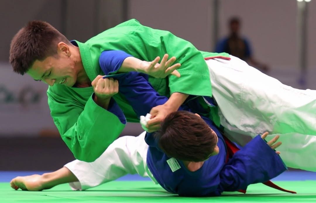 В Узбекистане при Ассоциации спортивной борьбы создается Региональная академия спортивной борьбы а в школах мастерства по курашу будет налажена подготовка спортсменов по национальному курашу и спортивной борьбе с 2026 2027 учебного года в каждом районе и городе откроются спортивные клубы при школах где с привлечением зарубежных тренеров будут готовить спортсменов по современным методикам