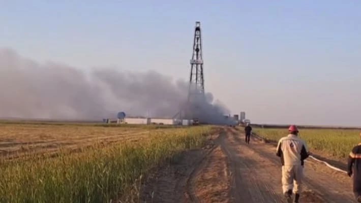 В Муйнаке ликвидирован выброс газа под высоким давлением На устранение газового фонтана ушёл месяц В Узбекнефтегазе отметили что скважина была взята под контроль без несчастных случаев и потерь 200 работникам вручили благодарственные письма и памятные подарки kun uz ru 42664622 Официальные страницы Kun uz Telegram Facebook Instagram Youtube