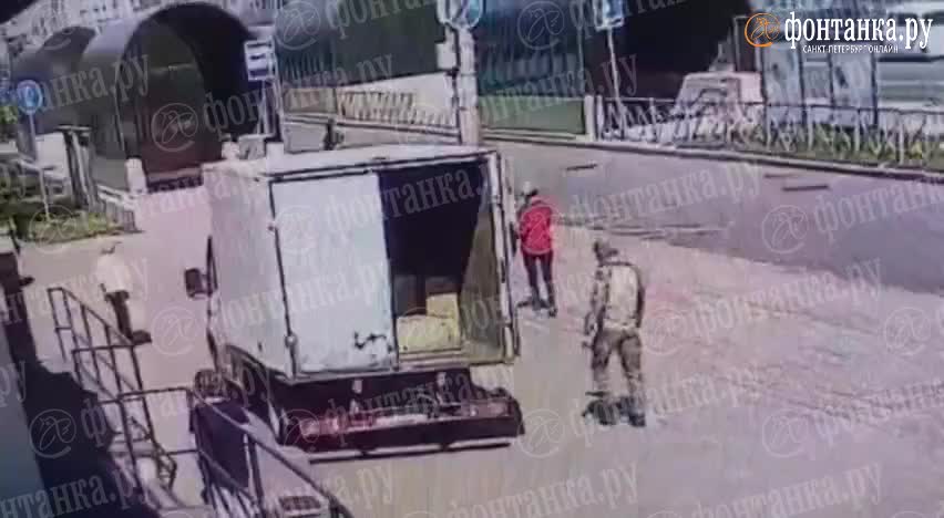 Нетрезвый угонщик Газели с пивом попал в аварию в Санкт-Петербурге