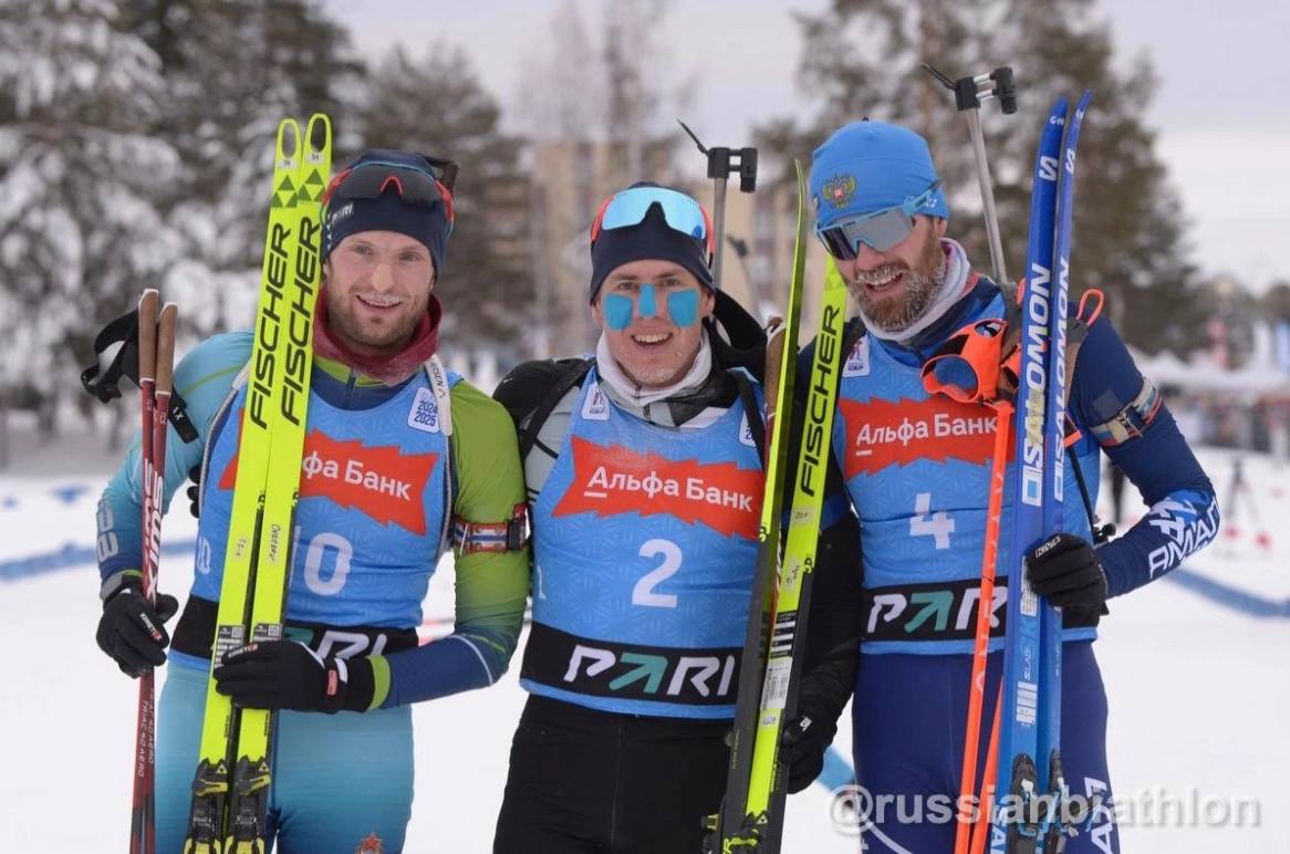 СПОРТИВНАЯ СТОЛИЦА   Сегодня в Ижевске завершился 3-й этап Кубка России по биатлону.   В гонке преследования  12,5 км с четырьмя огневыми рубежами  серебряную медаль завоевал петербургский спортсмен Максим Цветков.   Бронзовый призер Олимпийских игр Пекина - 2022 финишировал с одним промахом.   #МыСпортивныйПетербург  #СпортивнаяСтолица  #КубокРоссии  #биатлон  #МаксимЦветков