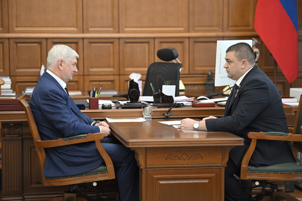 Губернатор обсудил с председателем гордумы Воронежа приоритеты работы депутатов Александр Гусев провел рабочую встречу с председателем Воронежской городской Думы Героем России Андреем Дьяченко Спикер сообщил о начале планового функционирования гордумы шестого созыва Сформированы все постоянные комиссии Гордума готовится к рассмотрению проекта городского бюджета на 2026 год и плановый период 2027 и 2028 годов Александр Гусев призвал обратить особое внимание на развитие транспорта ремонт автодорог и прилегающих территорий стабильное функционирование сферы ЖКХ и формирование комфортной городской среды Подробнее   govvrn ru news 2025 10 28 10381 Правительство Воронежской области Подписаться на канал в МАХ