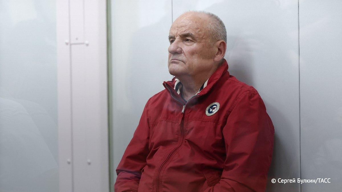 СК завел на экс-замглавы МО Попова дела о взятках на сумму свыше 30 млн рублей, сообщили ТАСС в правоохранительных органах. Уточняется, что обвинение генералу пока не предъявлено в связи с его состоянием здоровья. Он продолжает находиться в больнице.