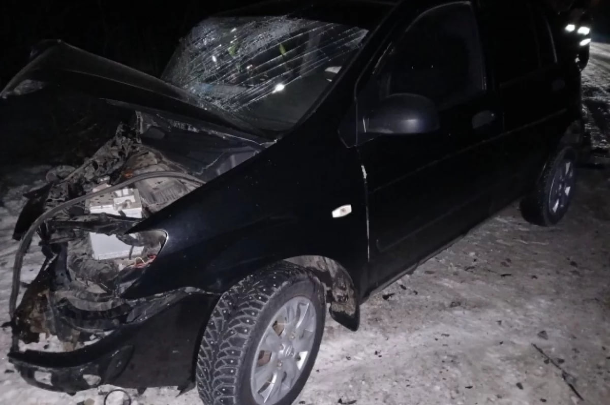 Трехлетний малыш и четверо взрослых пострадали в страшном лобовом ДТП в Бобровском районе Авария случилась накануне вечером на третьем километре дороги Бобров Таловая Новохоперск Предварительно 32 летний житель Аннинского района за рулем Hyundai Accent не справился с управлением и столкнулся со встречным Hyundai Getz   vrn aif ru incidents crash malysh i chetvero vzroslyh postradali v strashnom dtp v bobrovskom rayone aifvrn