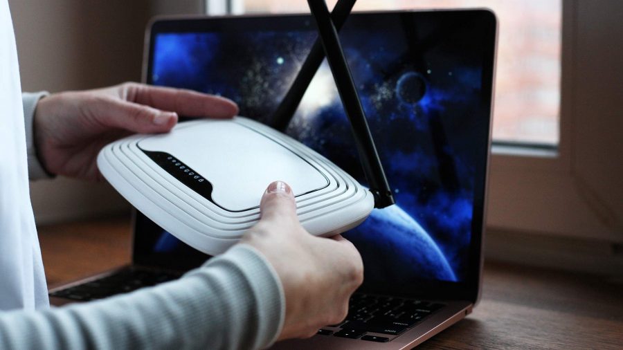 В России поставлен рекорд по продажам WiFi роутеров В России в 2025 году было продано около 10 млн Wi Fi роутеров и устройств со схожим функционалом сообщили Известиям в М Видео Это рекордный показатель как минимум за последние пять лет отметили в компании www infoorel ru news v rossii postavlen rekord po prodazham wifi routerov html