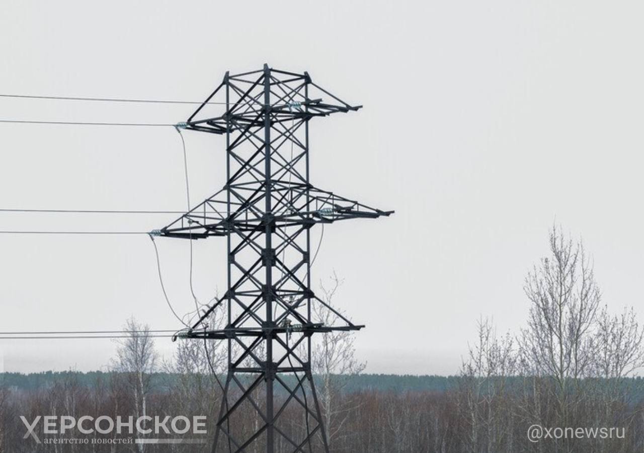 Программы повышения надежности электросетей запустят в Новороссии и Донбассе в 2025 г.  «В 11 субъектах продолжается реализация программы повышения надежности распределительного электросетевого комплекса. Со следующего года такие программы запускаются еще в четырех регионах: ДНР, ЛНР, Запорожской и Херсонской областях», — сказал министр энергетики РФ Сергей Цивилев на заседании Правительства.  Минэнерго РФ в ходе отопительного сезона также держит на особом контроле Донбасс и Новороссию. Глава Минстроя РФ Ирек Файзуллин доложил о масштабной работе по подготовке к зиме в исторических регионах: общий уровень готовности составил более 99%, сформированы 212 аварийно-восстановительных бригад  в их составе 1901 специалист и 417 единиц техники .  Читать полностью     , VK и ОК и читайте новости на нашем сайте